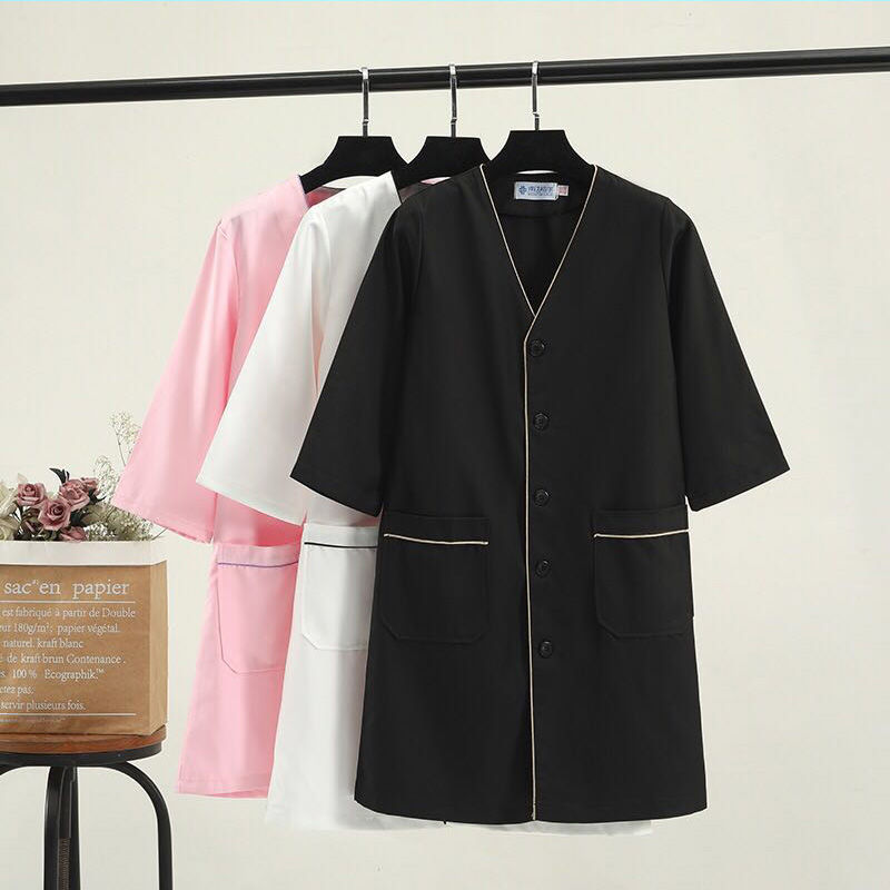 ホワイトプラスサイズサロングルーミング服白衣ロゴ黒ショート美 - Medical Lab Logo のレビューと価格