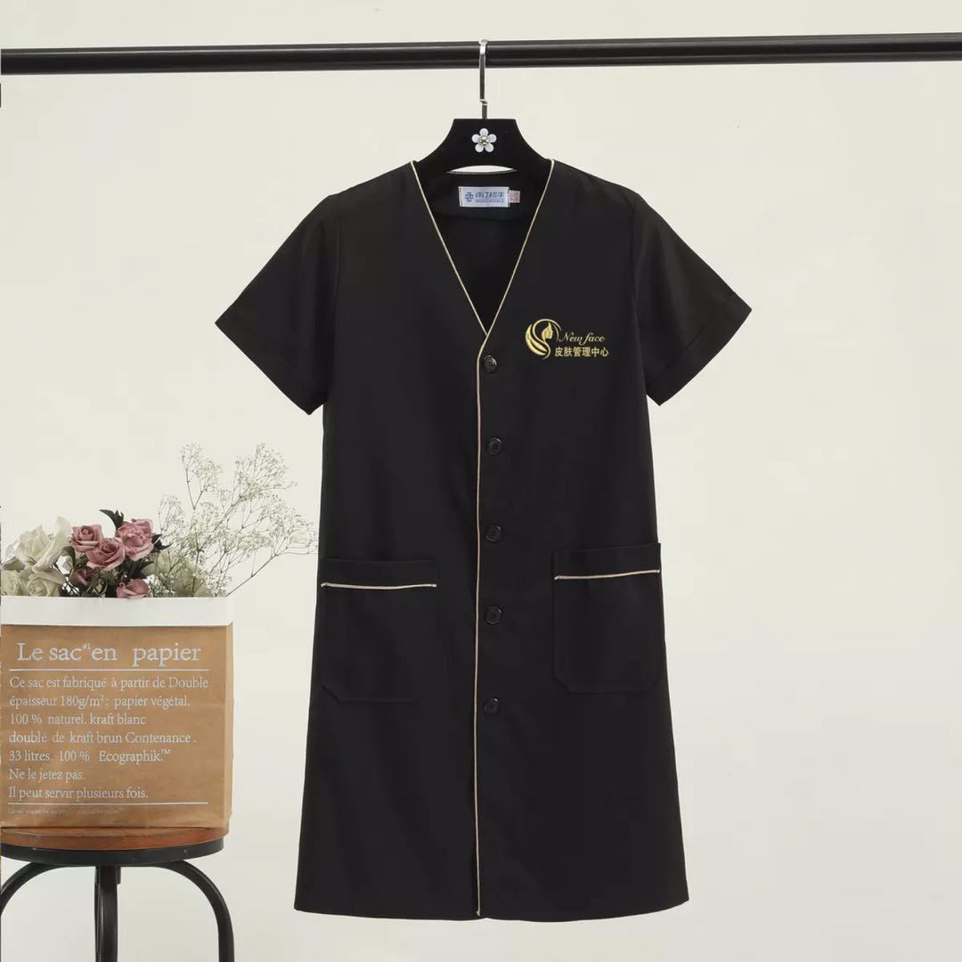 ホワイトプラスサイズサロングルーミング服白衣ロゴ黒ショート美 - Medical Lab Logo のレビューと価格