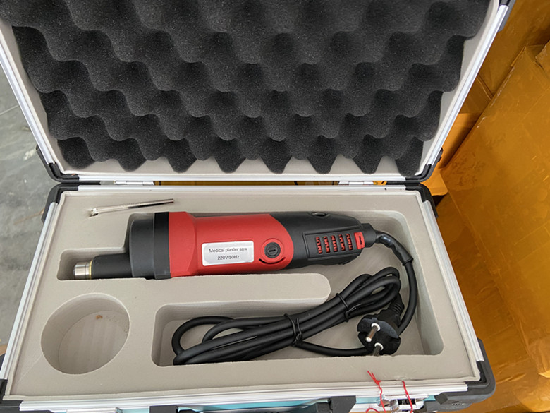 医療整形外科器具 - 石膏ソー 12500rpm/分速度変更 - Medical Lab Instruments のレビューと価格